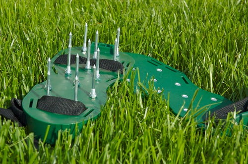 Best way deals to aerate lawn